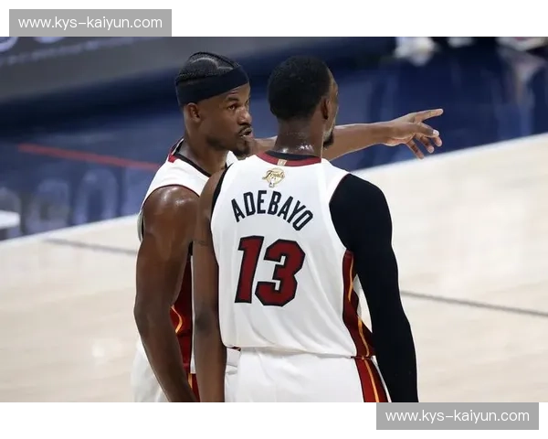 绝地反击的史诗之战:回味NBA总决赛湖人vs热火G3,吉米·巴特勒如何只身对抗紫金军团